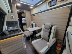 卫航 2021款V570 纵床