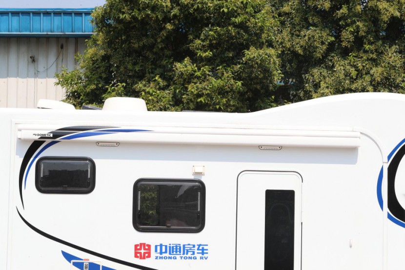 11.23杭州房车展鑫源房车携多款C型房车亮相展会549294a5e06f4300abf0d65df0746264