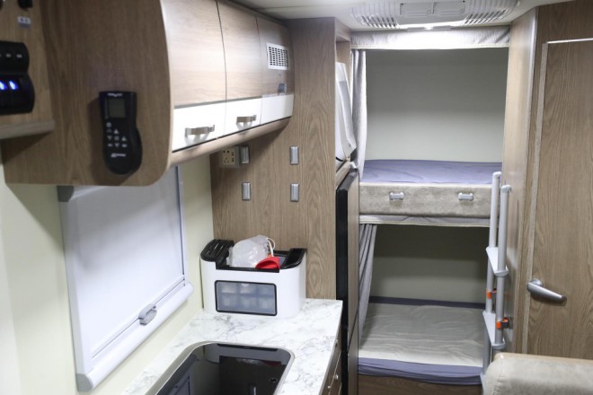 北京车友福利，赛德依维柯欧胜C型房车在北京顺利上牌45246be96a5b4e9395d5c5c63da6b337