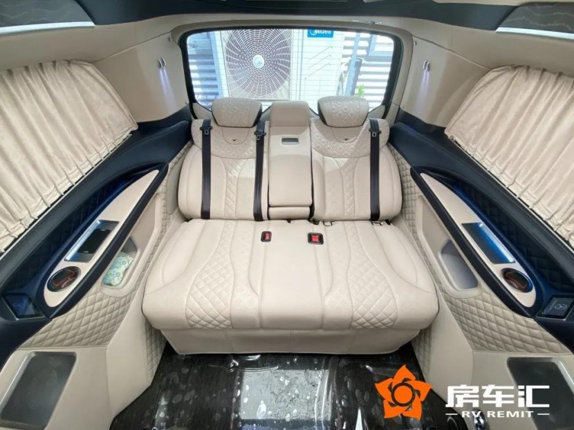 奔驰V-class全隔断MPV商务车，为什么备受老板明星们的喜欢？17.jpg