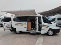 齐星 2021款全顺低顶六座旅居版
