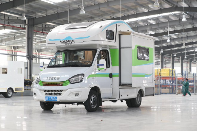 精致欧式风格、高端商务元素，“铂驰旅行家”单拓展房车 WLH_7239