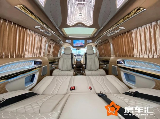 全新奔驰V级卡莫滋版，空间比床大、座椅赛沙发！11.jpg