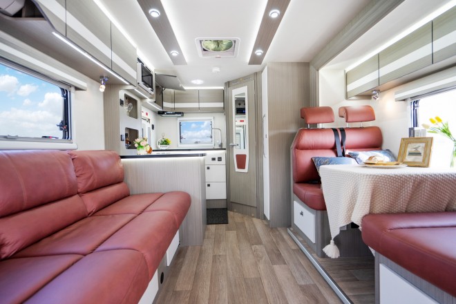 9月2日郑州房车展,赛德白鲸PLUS后进门单拓展房车,海阔凭鲸跃,地广任我游!bf01aa164e438fa66b118646816e7a84