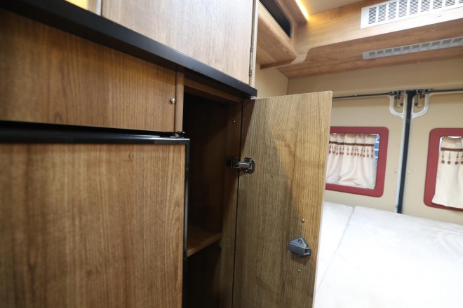 老张定制款——高清实拍2019款顺之旅东风御风白色自动挡B型房车 WLH_5984