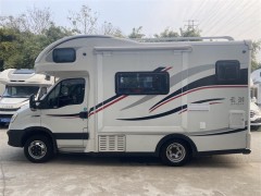 依维柯 22款隆翠C型房车