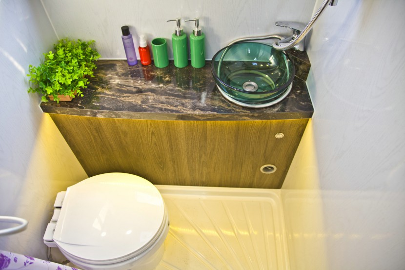 亚特房车 芳语之韵NEW DAILY 后扩展进口依维柯自动挡房车 90.8万元 IMG_5305