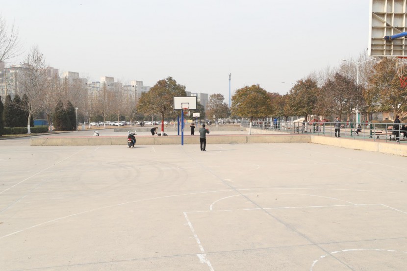 3.31郑州房车展场地河南省体育中心 WLH_3529