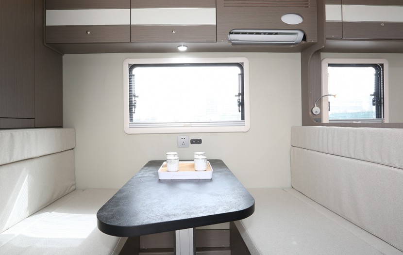 宇通房车T511H拖挂，多衣柜布局，享受灵活空间！get?code=YWQ2NjY5YWU4MWFiODA0OWE0ZTc2M2ZjMmZjYTViMTEsMTY2MjcxMzY1OTExMw==