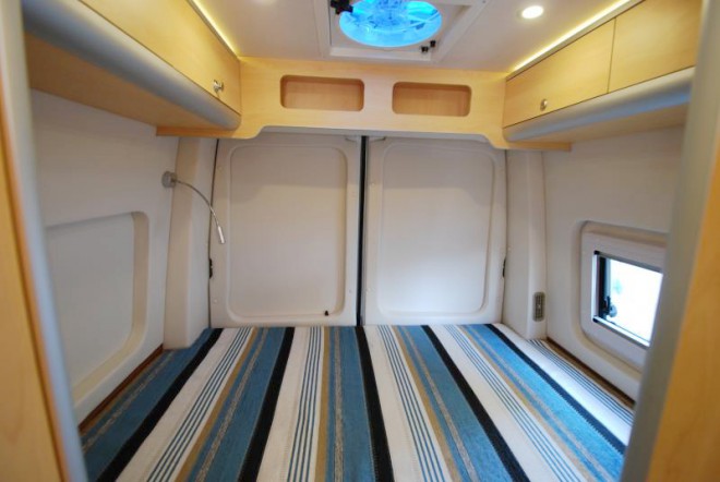 新星房车通途系列B600-家庭版 36.8万元 15-后方双人床