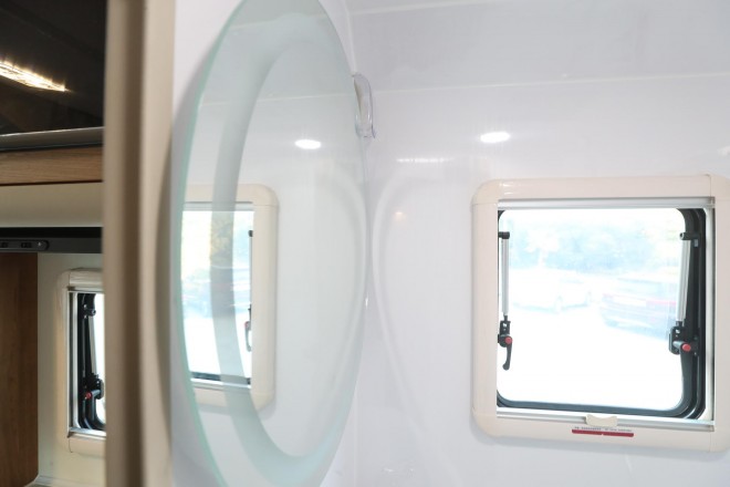 拓锐斯特“欧畅版TIC-621A”依维柯双拓展C型房车 WLH_6860