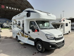 铭城房车 依维柯双拓展