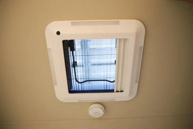 宇通T310上路版拖挂房车765c5cdbf55f416b871642478a3790ad