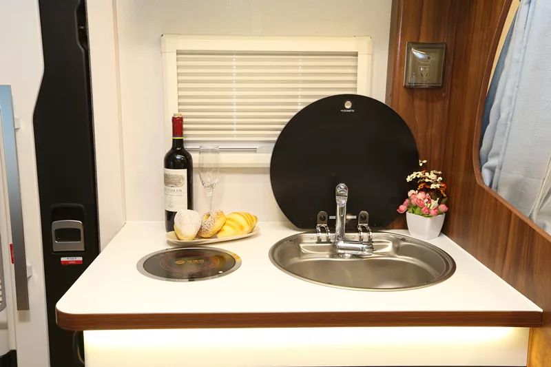 宇通房车：体验专属舒适旅行，国产依维柯单拓房车上线啦~