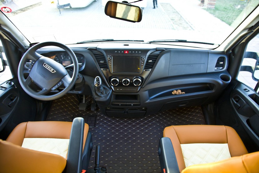 亚特房车 芳语之韵NEW DAILY 后扩展进口依维柯自动挡房车 90.8万元 IMG_5300