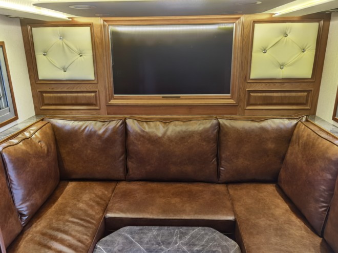 巨威曼卡壹号·耀·升降床版越野房车邀您参加9月2日郑州房车展，破势而出，硬核巨献！d0e8b99479e3f788dd39dbcf6c75445a_1654141954.636_717