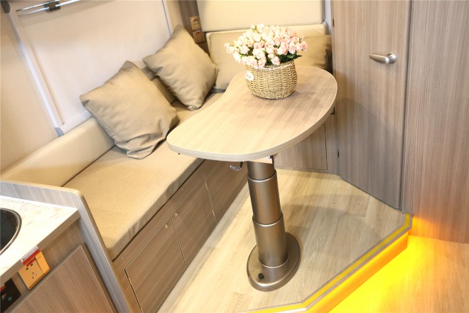 拓锐斯特依维柯C型欧尚版TIC-610A 53.8万起 2E1A3336