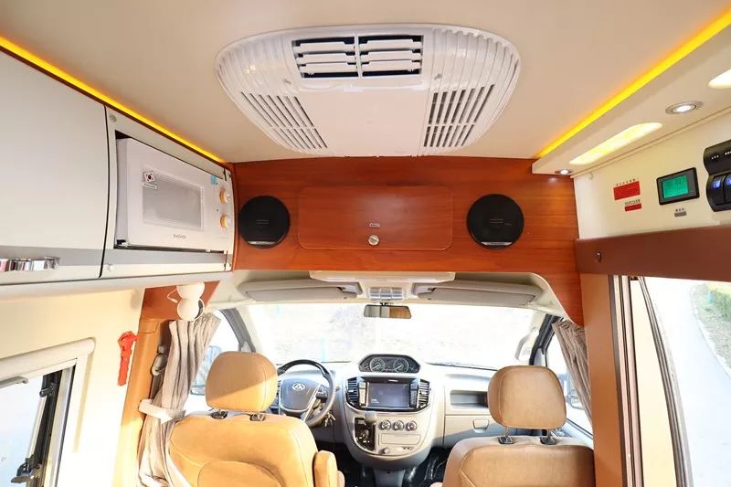 卫航大通V80长轴高顶房车--横置床(洗衣机款)35.8万元