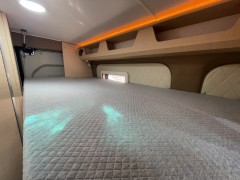 舜宇房车 长轴高顶纵床上下铺