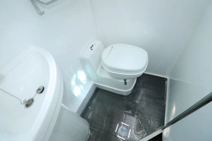 9月2日郑州房车展，新飞H300尊享版自动挡现车，阅尽山川，不忘初心！cfb041220e169c4de4be8dab9d7ca3fc