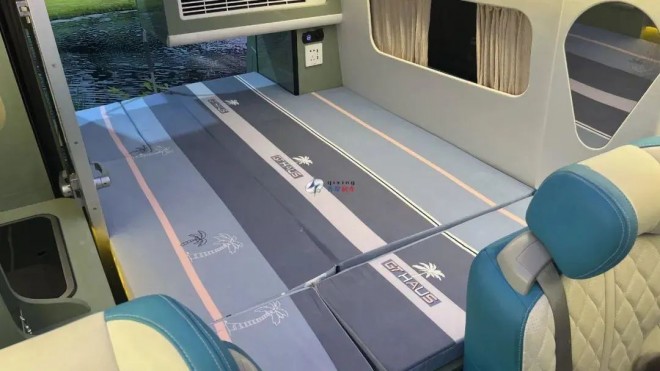 9.7郑州房车展，2023款齐星新全顺低顶房车，小巧灵活0?wx_fmt=jpeg