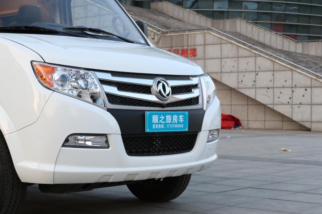 老张定制款——高清实拍2019款顺之旅东风御风白色自动挡B型房车 WLH_5754