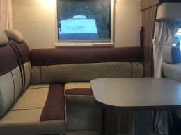 宇通凯伦宾威 大通C型大额头