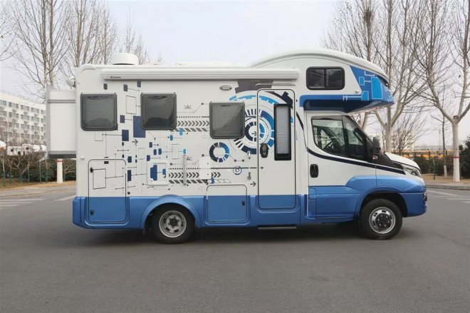 新车来了|宇通进口依维柯智能房车