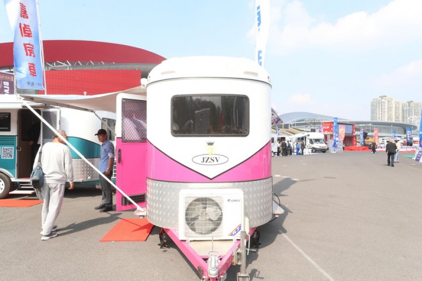 佳卓拖挂房车7.98万起全国上牌，这款房车从来不让你失望bde0fb6a67eb4ad3a446bb08a4e806fd