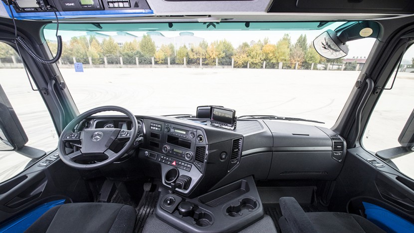 德野奔驰6X6越野房车征途者B诺马迪森房车戈壁荒漠无限征途这是描述信息