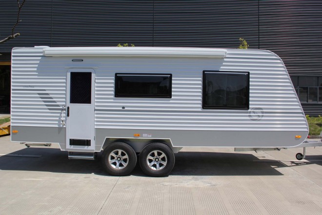 戴德隆翠R19B国内营地版拖挂房车 15.5万元 IMG_9254