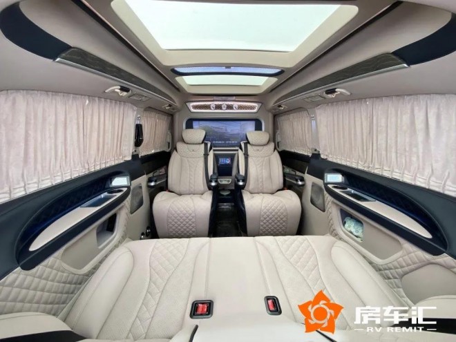 奔驰V-class全隔断MPV商务车,为什么备受老板明星们的喜欢?15.jpg