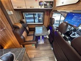 上汽大通 2022款V90长轴高顶B型房车