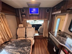 齐星   2019款依维柯后拓展C型房车