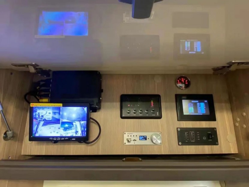 巍豪2022款旅行家1号房车，游山玩水看世界，遇花赏景品人间0454ef54da02539b1073e9b8a7e99124