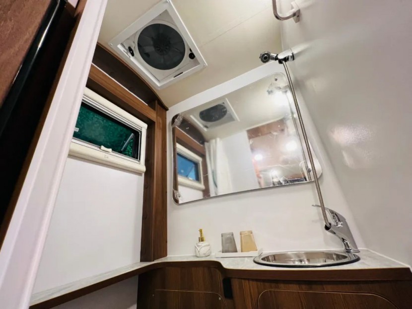 9月2日郑州房车展，瑞弗V800E丝绸之路版房车，望旭日东升，赏夕阳余晖！3e83c2215d6f09b96a4091b4f7ae717c