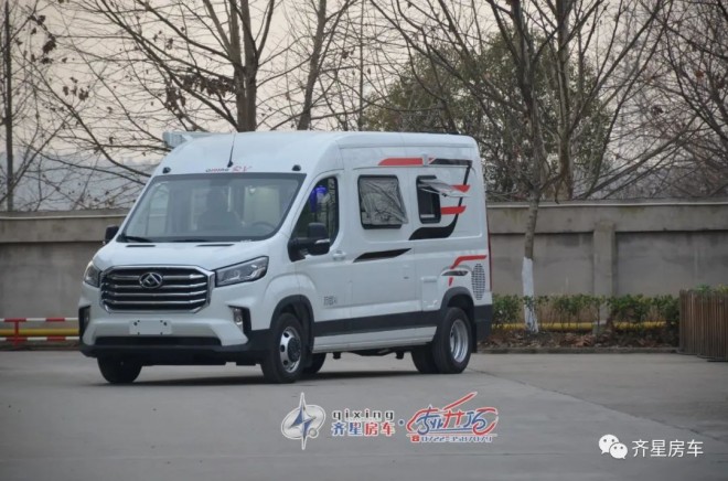 首发订车选装升顶——齐星浩大版DT2521-1（大通V90）B型房车图片