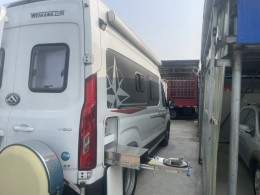 卫航房车 2021款V590 横床版