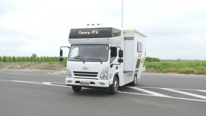 9月2日郑州房车展——法美瑞现代单拓版房车，用旅行成就夏天！