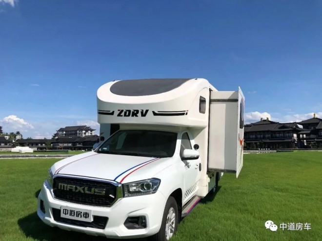 中道房车峻道系列阳台款T70，露台设计，畅享露营新生活！