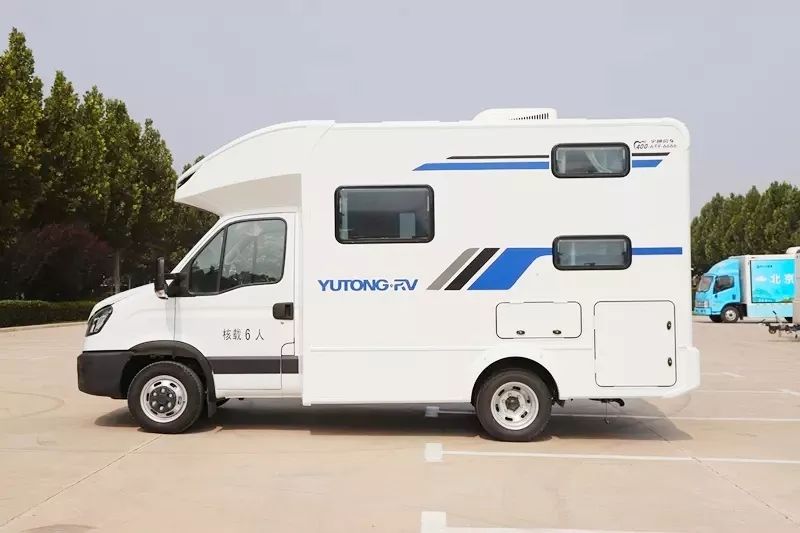 宇通依维柯欧胜C533豪华版无拓小顶房车