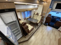 依维柯 20款依维柯C型双拓展房车