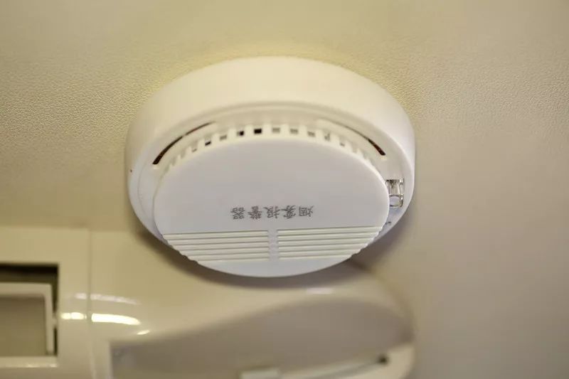 宇通进口依维柯C630尊享版无拓展房车