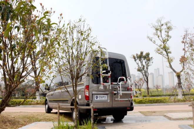 新星房车通途系列B600L-加长轴 41.8万元 3-车身后侧