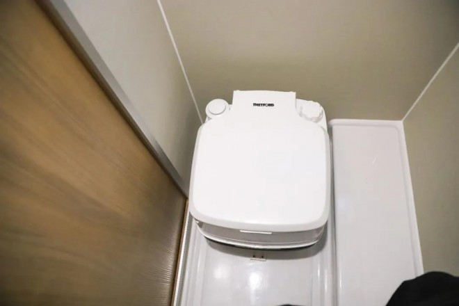 宇通T310上路版拖挂房车f13c052ce4184679b5ecae12ceb3f4ad