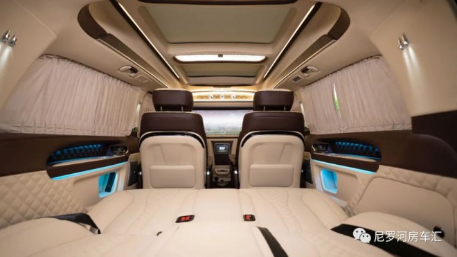 奔驰商务全隔断高端系列——卡漠兹，带您享受弛聘曼妙之旅图片