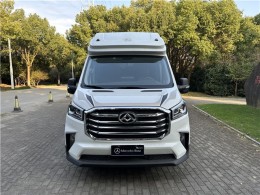 上汽大通 23V90 B型升顶房车