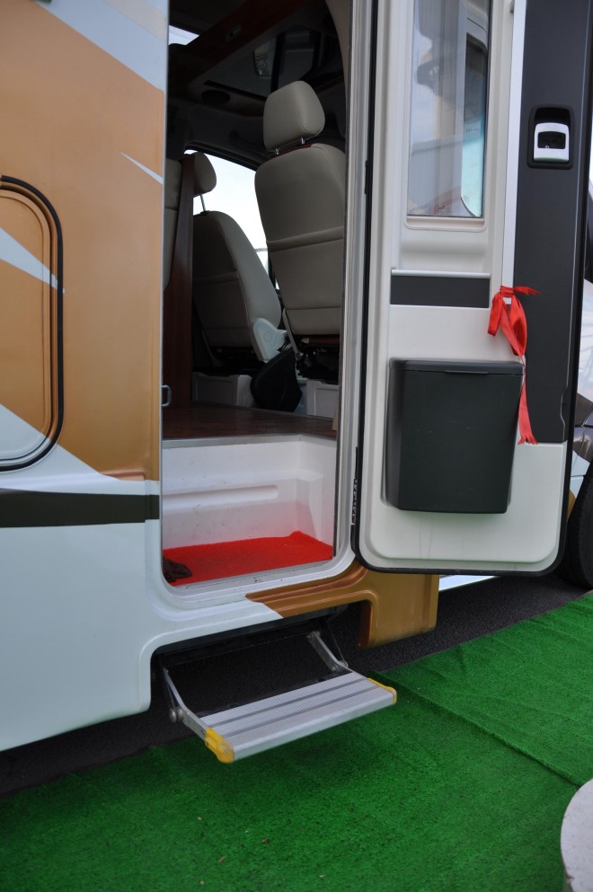 直降50万！独家团购108万即可抢购158万春田奔驰斯宾特524顶配房车 DSC_0317