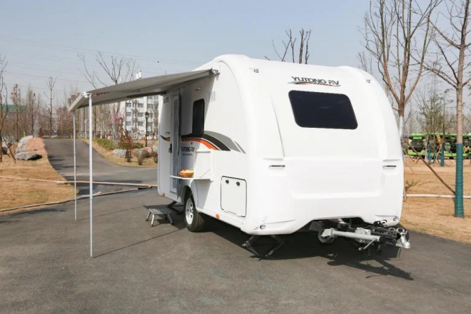 宇通T510上路拖挂(前横床布局)房车c4917c0a23184d59b82db9e8ebd6c880