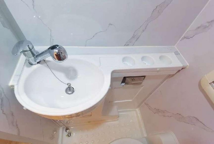 9月2日郑州房车展，都市丛林经典C型后横床房车，宽敞舒适，一车无忧！b0cec25fb3c08d68c5095e085e3bbbce